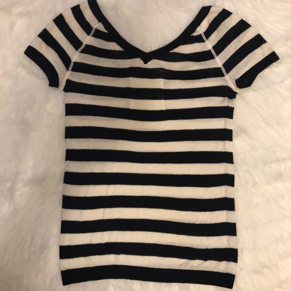 ✨Hollister Blue and White shirt ✨SZ (M) - Picture 2 of 6